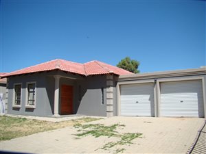 3 Bed House in Mandela View