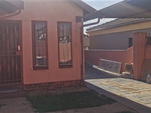 3 Bed House in Ebony Park