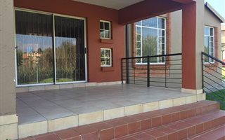 3 Bedroom Apartment in Honeydew Ridge