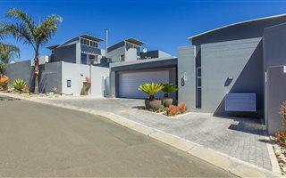 4 Bedroom House in Greenstone Hill