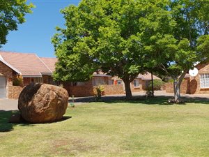 3 Bed Townhouse in Lydenburg