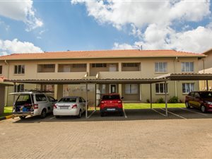 1 Bed Townhouse in Edenglen