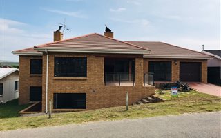 3 Bedroom House in Hartenbos