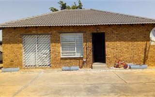 3 Bedroom House in Karen Park