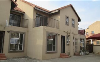 2 Bedroom Duplex in Vanderbijlpark CE