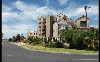 2 Bedroom Apartment in Tableview