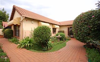 3 Bedroom Cluster in Bromhof