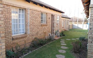 2 Bedroom House in Moreleta Park