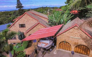 4 Bedroom House in Astra Park