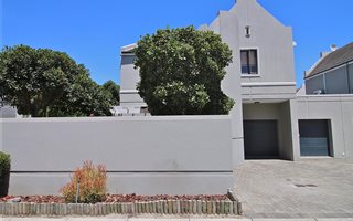 3 Bedroom House in Plattekloof