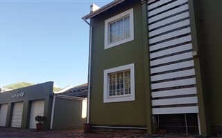 1 Bedroom Townhouse in Westdene