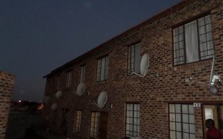 2 Bedroom Apartment in Olievenhoutbosch