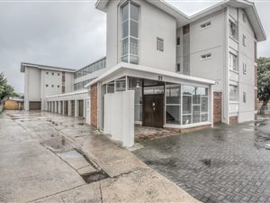 4 Bed Apartment in Richmond Hill