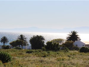 642 m² Land available in St Helena Bay