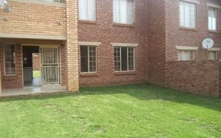 2 Bedroom House in Mooikloof Ridge