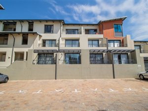 2 Bed Apartment in Somerset West Central