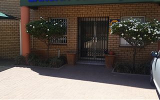 459 m² Industrial space in Meadowdale