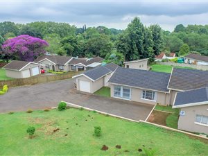 4 Bed House in Waterfall