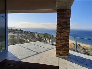 4 Bed House in Mossel Bay Central
