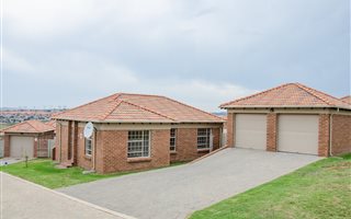 3 Bedroom House in Monavoni