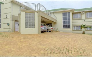 6 Bedroom House in Somerset Park