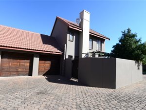 3 Bed Townhouse in Brooklands Lifestyle Estate