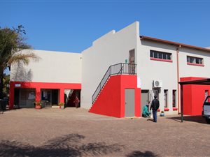 1247 m² Commercial space in Queenswood