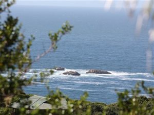 1075 m² Land available in Brenton on Sea