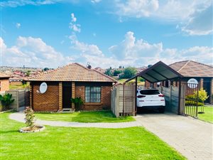 3 Bed House in Olievenhoutbosch