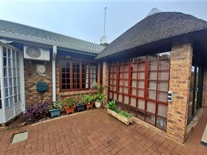 3 Bed Townhouse in Vanderbijlpark SE3