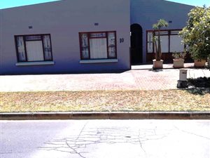 3 Bed House in Moorreesburg