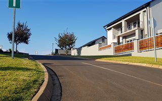 600 m² Land available in The Hills