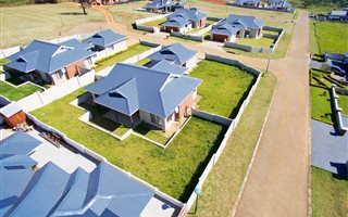 906 m² Land available in White River AH