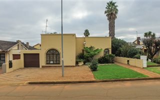 4 Bedroom House in Lenasia