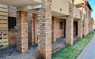 2 Bedroom Apartment in Equestria
