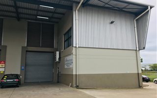 880 m² Industrial space in Riverhorse Valley