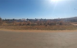 755 m² Land available in Krugersrus