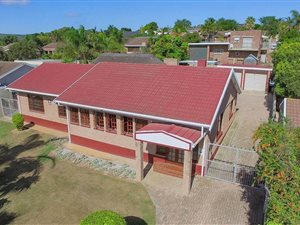4 Bed House in Strelitzia Park