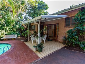3 Bed House in Manor Gardens