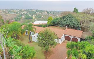 4 Bedroom House in Waterkloof Ridge