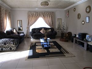 3 Bed House in Bakerton