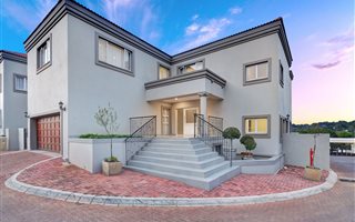 4 Bedroom House in Hyde Park