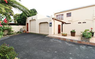 3 Bedroom Duplex in Kleinmond