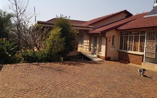 4 Bedroom House in Eldoraigne