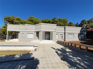 4 Bed House in Westcliff