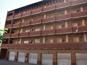 2 Bed Apartment in Zwartkop
