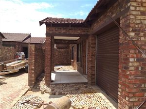 2 Bed Townhouse in La Hoff