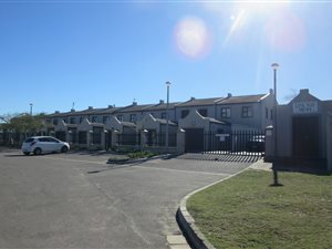 3 Bed Duplex in Edgemead