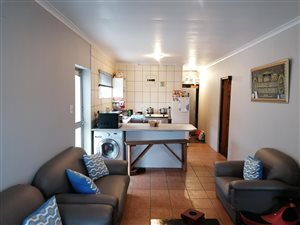 6 Bed House in Highlands Estate