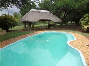 2 Bed Apartment in Doornpoort and surrounds